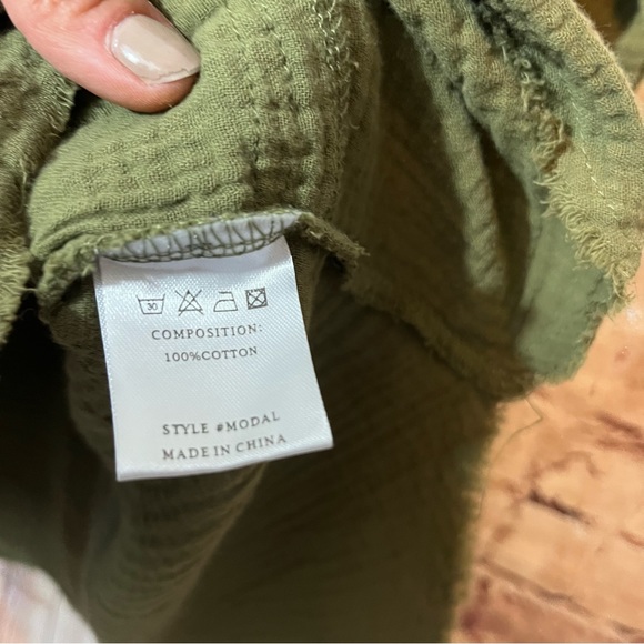 NWT IGenjun Olive long sleeve button down size small - Picture 6 of 11